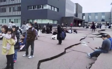 Pogledajte dramatične snimke iz Japana nakon zemljotresa, cunami prijeti i ruskim gradovima