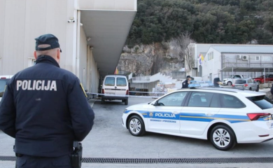 Eksplozija u skladištu: Policija vrši uviđaj, jedna osoba izgubila život