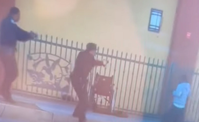 Policajci ubili muškarca sa amputiranim nogama (UZNEMIRUJUĆI VIDEO)