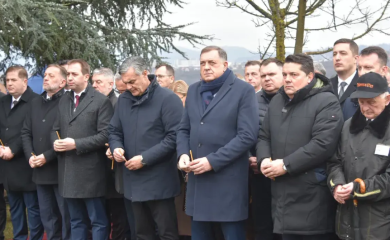 U Drakuliću služen pomen i položeni vijenci za više od 2.300 stradalih Srba