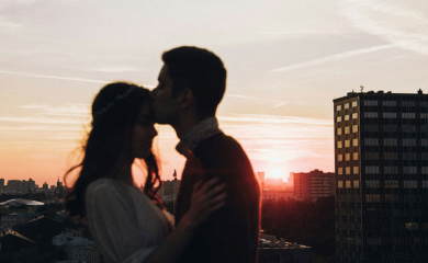 Ašikovanje: Zašto mladi radije šalju poruku nego prilaze uživo