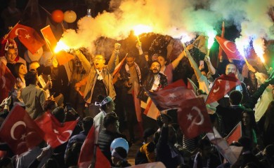 Jutro je, jutro je: Slave poraz Erdogana uz poznati srpski hit (VIDEO)