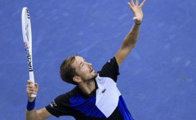 Uspio nakon velike borbe: Medvedev u osmini finala Mastersa u Madridu VIDEO