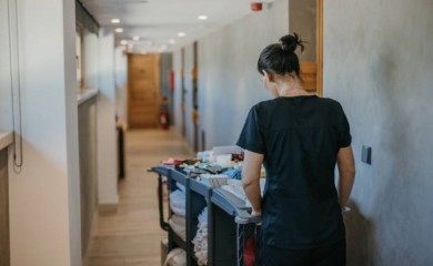 TikTokerka dala otkaz u hotelu nakon 27 minuta rada (VIDEO)