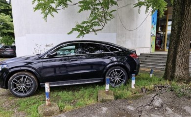 Penzioneri primijetili svaki detalj: Evo kakvim je autom u Banjaluku došao Saša Popović FOTO