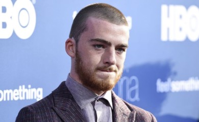 Gubitak oca ga dotukao: Preminuo dvadesetpetogodišnji glumac Angus Klaud