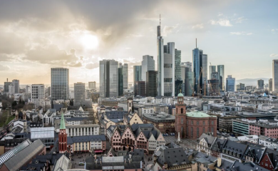 Rasprava na Fejsu: “Radim u Frankfurtu za 2.800 eura, stan kao kutija šibica 600 evra”