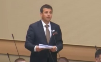 Nebojša Vukanović ponovo napravio šou u NSRS (VIDEO)