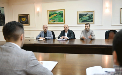 Plato između Pravnog fakulteta i Venecija mosta dobija ljetnu pozornicu