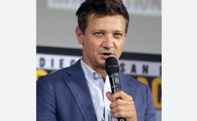 Džeremi Rener u kritičnom stanju: Marvelov junak doživio nezgodu dok je čistio snijeg