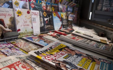 Građani Srpske ostali bez novina: Pao sistem na carini, štampa iz Srbije čeka na granici