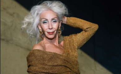 Ova žena se bavi manekenstvom i u 75. godini: “Odbijam da budem nevidljiva samo zato što sam starija” (VIDEO)