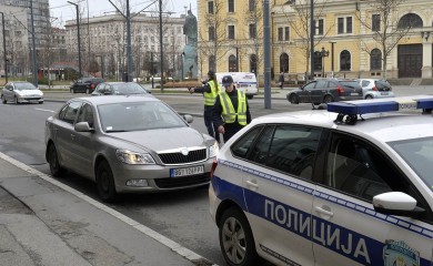 Ujeo taksistu, pa ga vrijeđao i davio