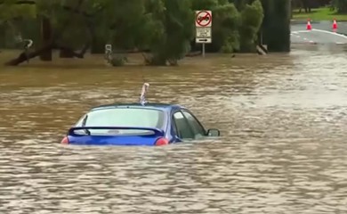 Obilne padavine u Australiji, Sidnej pogodile poplave