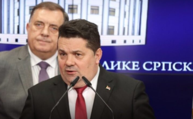 Interpol odbio da raspiše crvenu potjernicu za Dodikom i Stevandićem