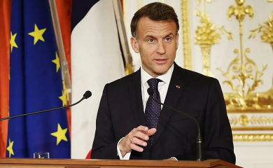 Makron: Trampovi negativni komentari potkopavaju suštinu NATO-a