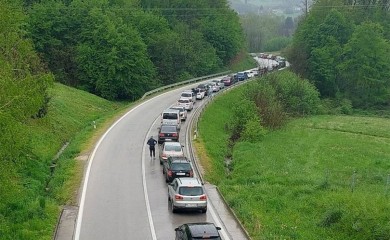 Ogromne gužve na graničnim prelazima, čekanja i do pet sati