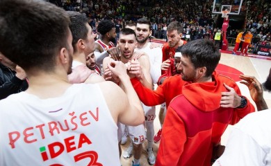 Zvezda našla centra?