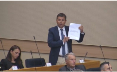 Burno u NSRS/Vukanović se oštro obratio poslanicima iz Beograda: Stevandić mu zabranio da priča, Dodik ga izvrijeđao i psovao
