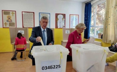 Radmanović glasao u banjalučkoj Osnovnoj školi “Ivo Andrić”