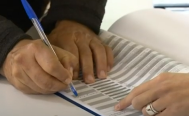 PRIJAVLJENI FIZIČKI SUKOBI: Na glasanje dolazili sa naočarima za snimanje