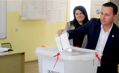 Mirko Ćurić, predsjednik izbornog štaba SNSD-a, glasao u Trebinju