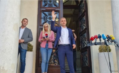 Stara praksa, novi zaposleni: Evo za koliko je Stanivuković povećao broj radnika