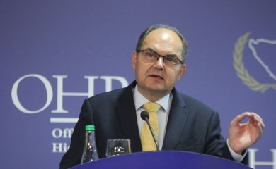Šmitu leđa okreću i Bošnjaci