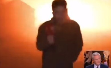 Projektil eksplodirao kraj novinara koji se javljao uživo iz Ukrajine VIDEO