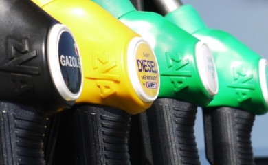 Skuplje gorivo u Hrvatskoj i Crnoj Gori