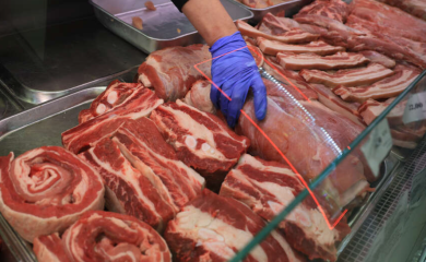 Građani BiH i psi EU u istom rangu? Zamrznuto meso iz uvoza NE SMIJE SE PRODAVATI, a evo šta se kod nas dešava