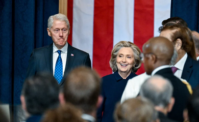 Veliki obrat u Americi: Klintonovi će svjedočiti u Kongresu o Epstinu, uzdrman i Mask