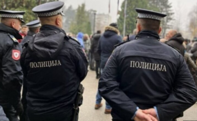 Bolje pendrek, nego doktorat: Ko sve u Srpskoj ima manju platu od policajca početnika