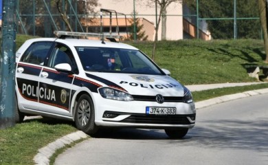 Stravična nesreća kod Jajca: Poginuo muškarac, u automobilu bio sa suprugom i maloljetnim djetetom
