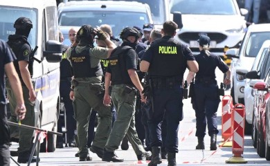 Priveden muškarac koji je prijetio na Rebru: Ljudi skakali kroz prozore (VIDEO)