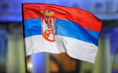 Djevojčica iz Bara cijepala i pljuvala srpsku zastavu na TikToku, policija traga za njom