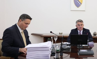 Bećirović i Komšić uputili u proceduru zakon o državnoj imovini BiH