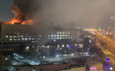 Veliki požar u Moskvi, u gašenju učestvuje 100 vatrogasaca (VIDEO)