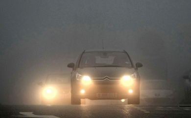 Vozači maksimalan oprez: Smanjena vidljivost usljed magle i oblačnosti