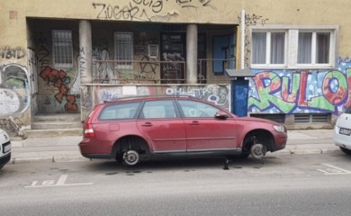 Vozila sa srpskim registarskim tablicama ponovo na meti vandala u Sarajevu