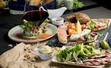 Somelijerski bonton – kako pravilno kombinovati hranu i vino