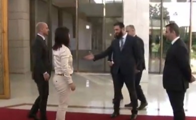 Oglasila se Berbok o skandalu u Siriji (VIDEO)