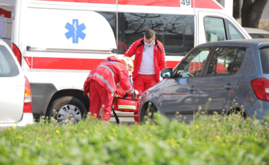Saobraćajna nesreća na izlasku sa auto-puta: Povrijeđeno dvoje djece