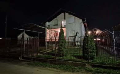Muk u Petrovaradinu: Ostavljena kolica i veš na štriku svjedoče o životima kojih više nema