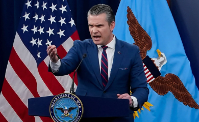 SAD i Izrael ubrzavaju rat protiv Irana, Hegset poručuje da je tek počeo