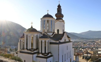 Vaskršnja liturgija u Sabornoj crkvi u Mostaru prvi put nakon rušenja