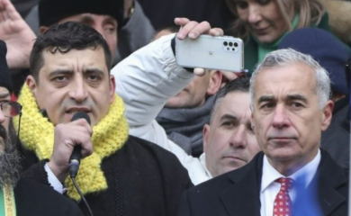 Rumuni biraju predsjednika: Simion favorit, računa na Đorđeskuove glasove