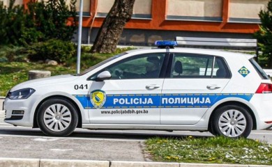 Pucnjava u Brčkom: Ranjena žena, ljekari joj se bore za život
