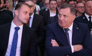 Ko čita SMS PORUKE, a ko se SVAĐA SA ISTINOM: Nastavlja se politički rat Dodika i Stanivukovića