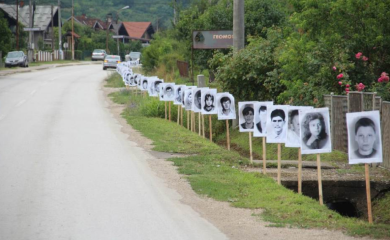 Kojić: Fotografije na putu Bratunac-Potočari, da svijet vidi i srpske žrtve